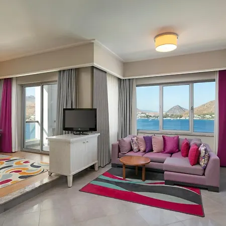 Xanadu Island Hotel